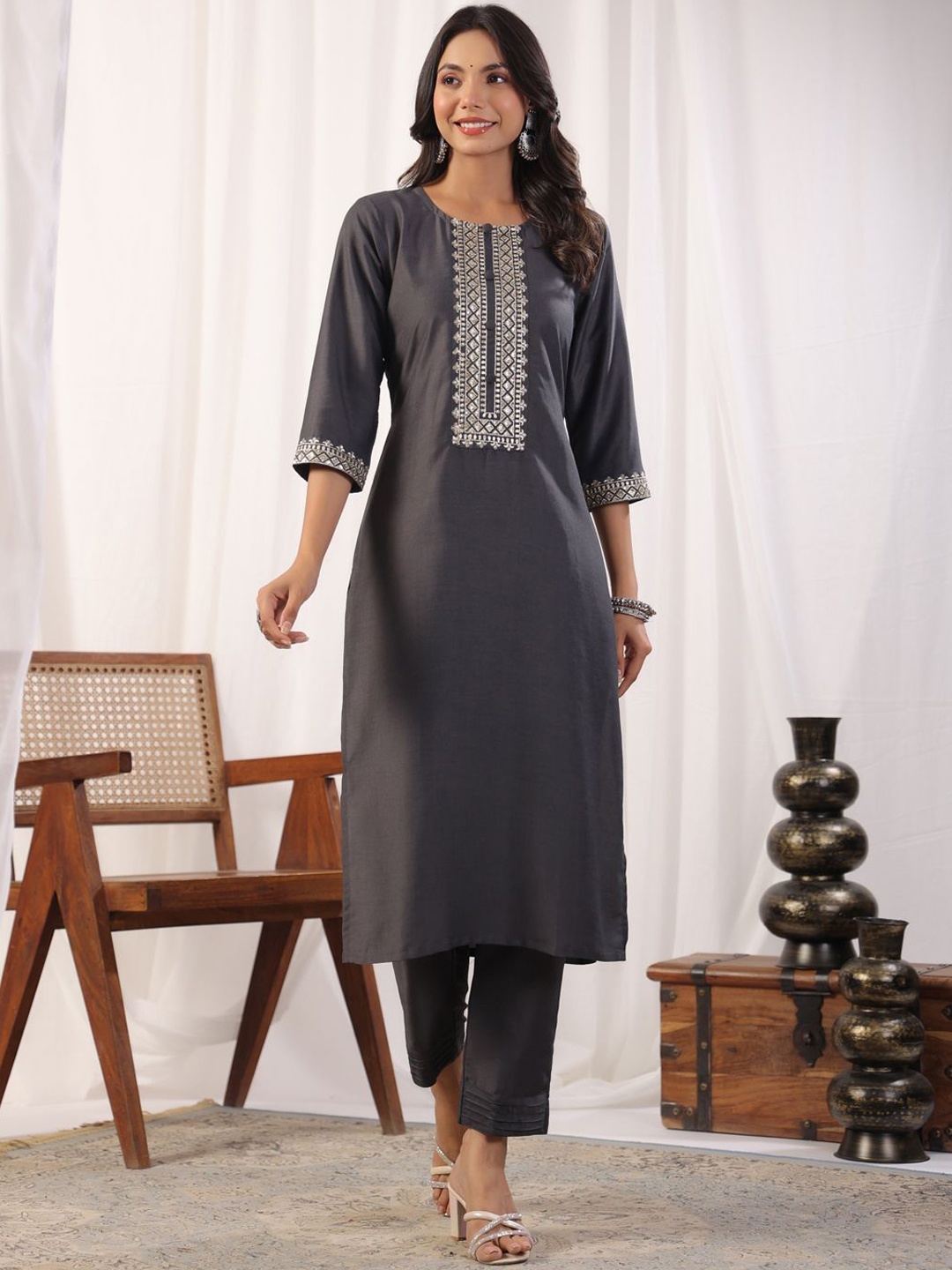 AURIELLA Geometric Embroidered Straight Kurta With Trousers & Dupatta, Grey