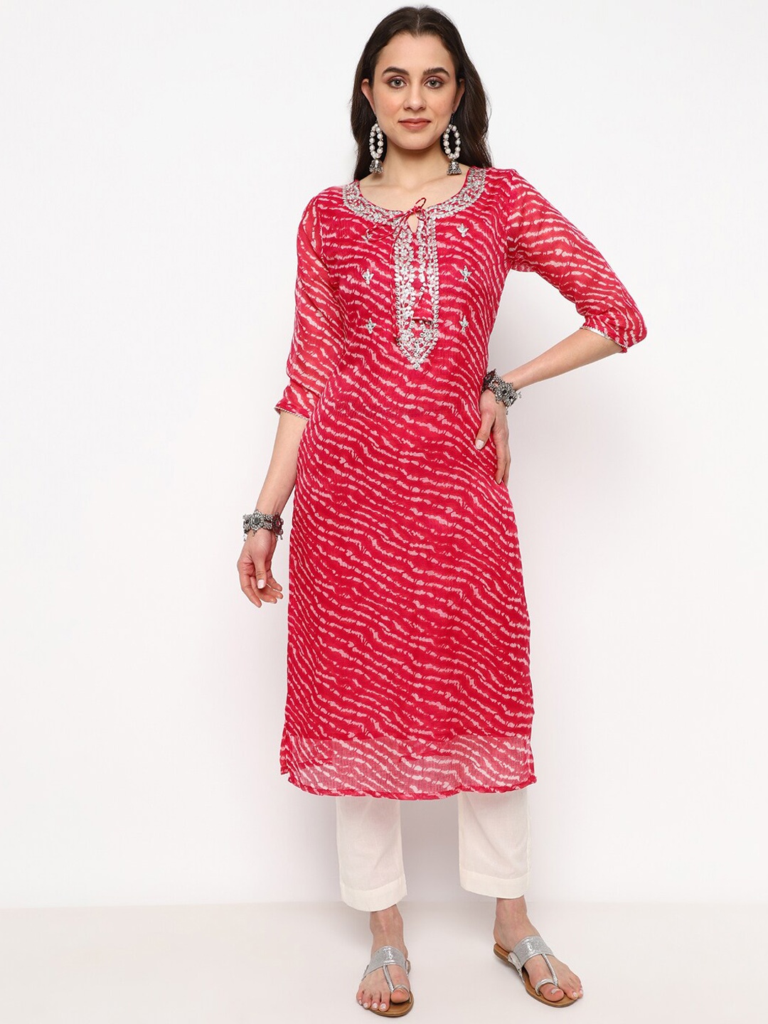 

AURIELLA Leheriya Printed Regular Thread Work Straight Kurta With Trousers, Pink