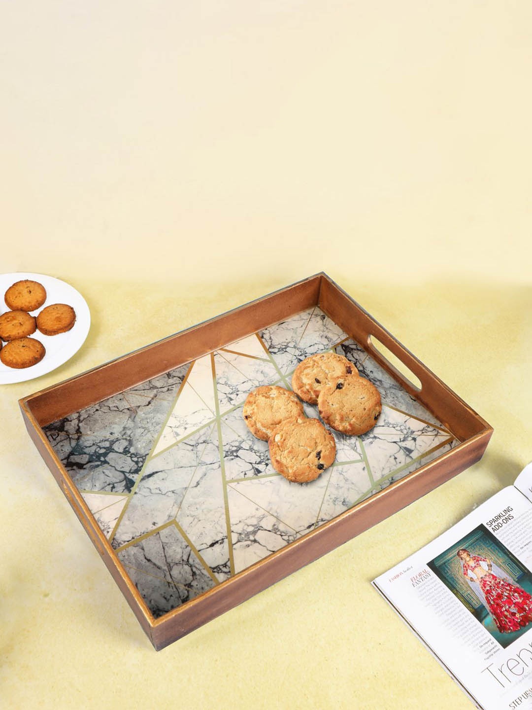 

THE HOME CO. Grey & white Wood Marble Triangle Printed Serving Tray