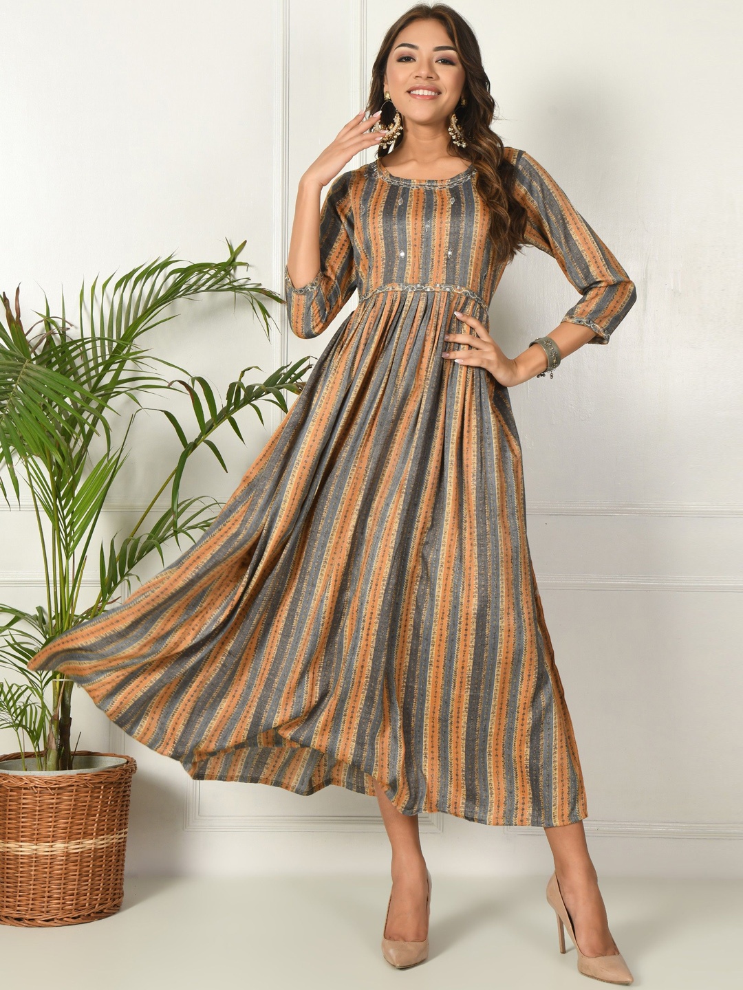 

AAYUMI Striped Round Neck Thread Work Anarkali Kurta, Grey