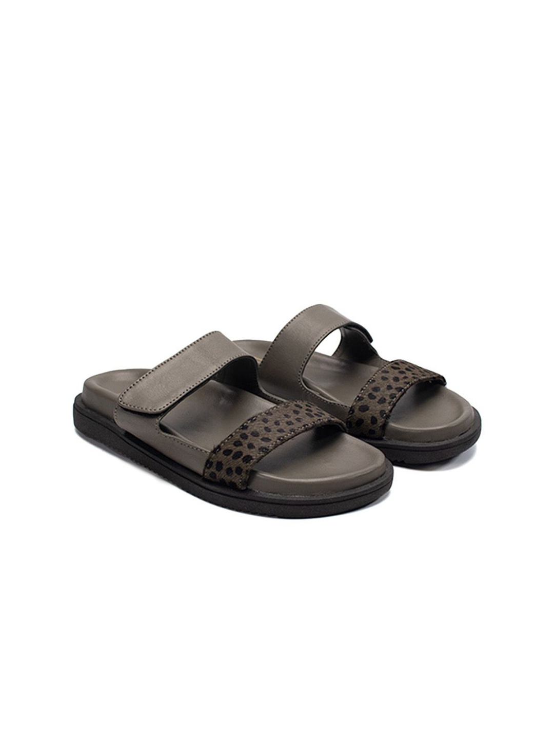

HEEL YOUR SOLE Striped Leather Open Toe Flats, Grey
