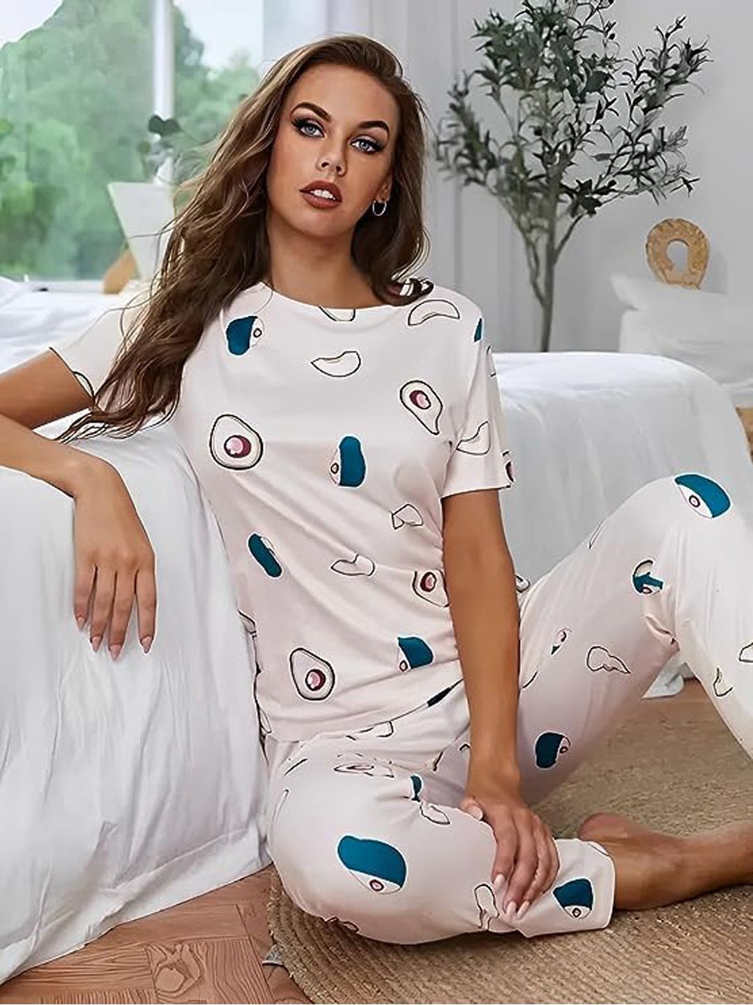 

Xivir Graphic Printed Satin Night suit, White