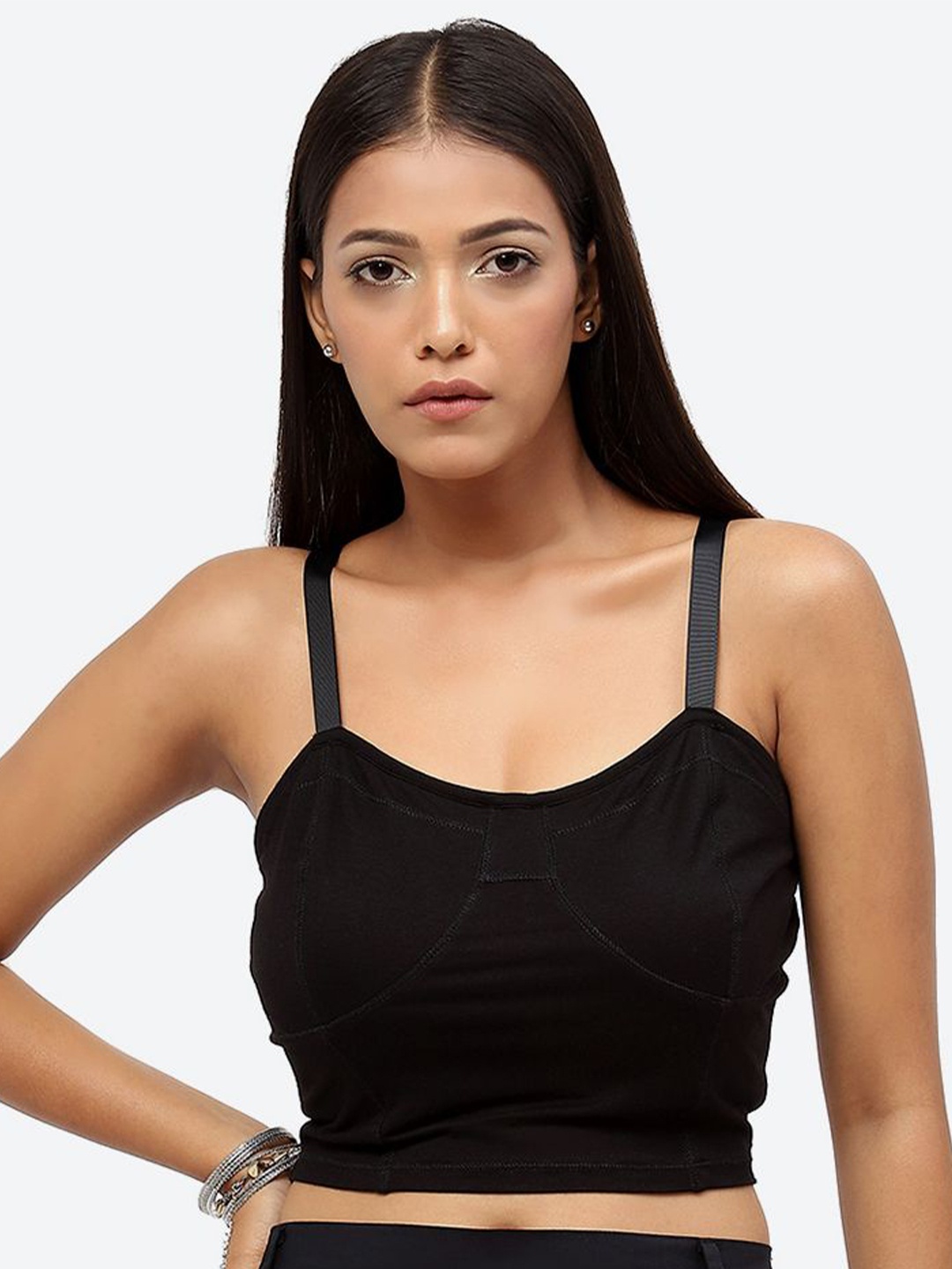 

Baawri Solid Shoulder Straps Fitted Topp, Black