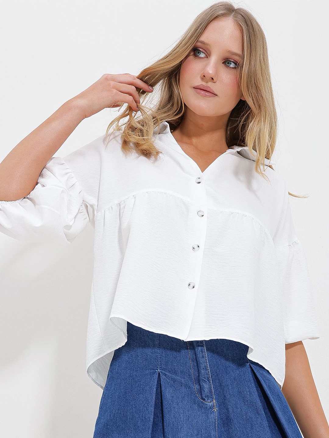 

Trend Alacati stili Spread Collar Puff Sleeves Regular Fit Casual Shirt, White