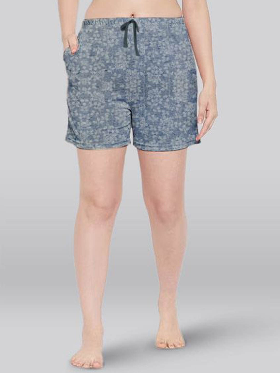 

LYRA Women Shorts, Grey