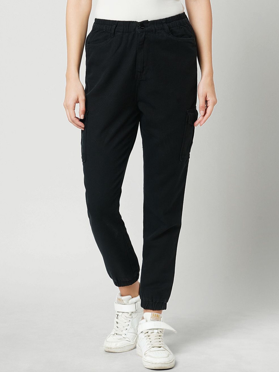 

Kraus Jeans Women Loose Fit High Rise Cargos Joggers, Black