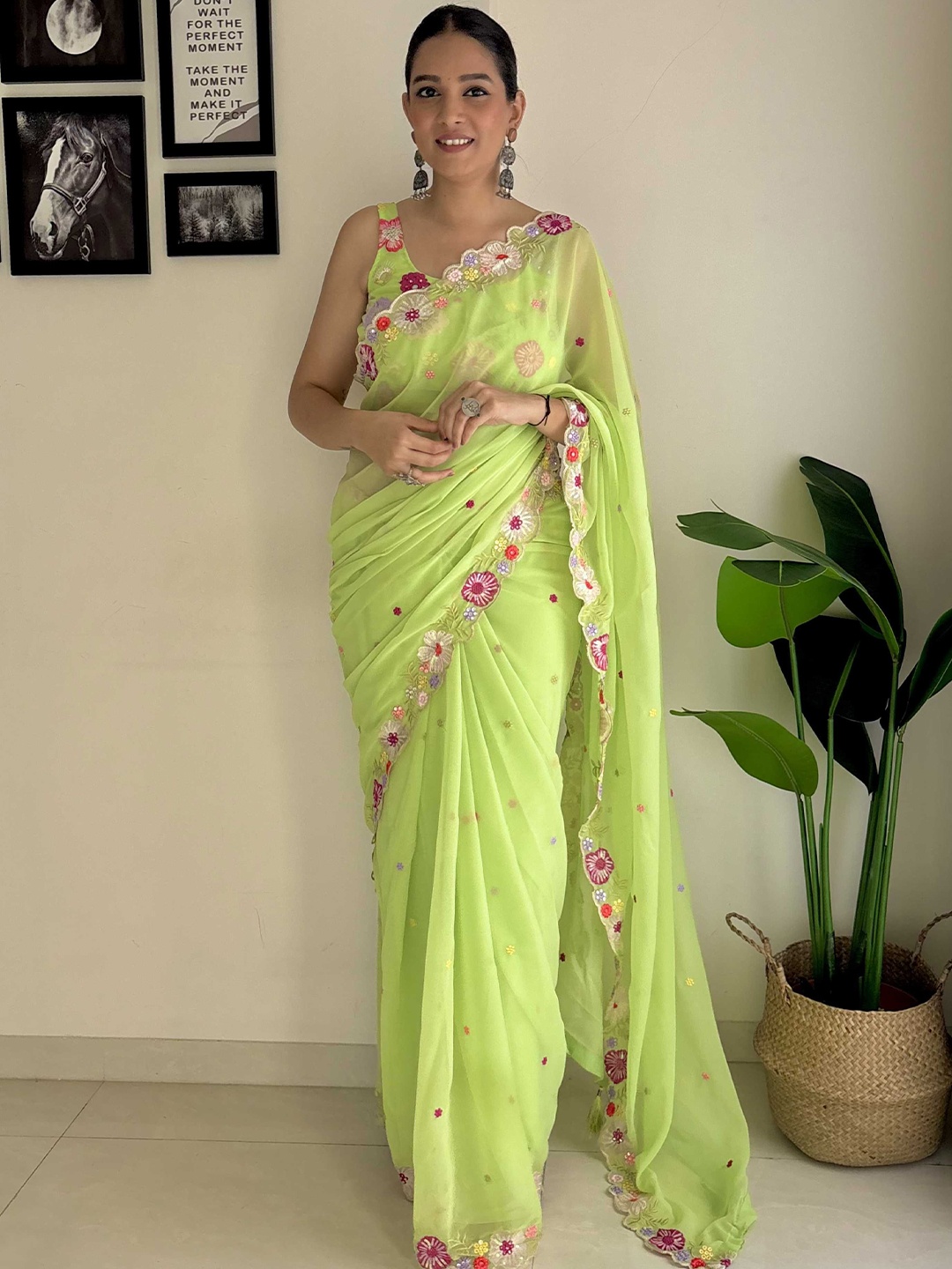 

Mitera Embroidered Floral Sequinned Saree, Green