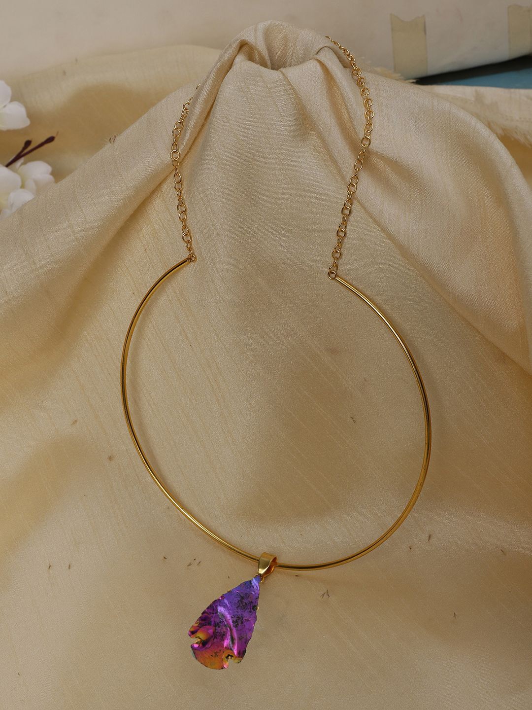 

XAGO Gold-Plated Teardrop Shaped Pendant With Chain