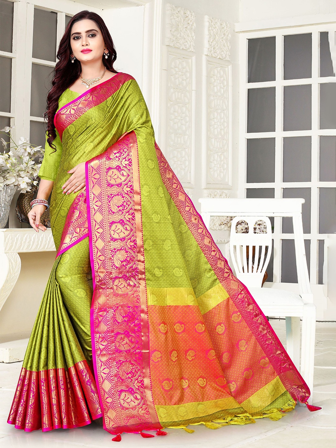 

Mitera Woven Design Zari Pure Silk Banarasi Saree, Green