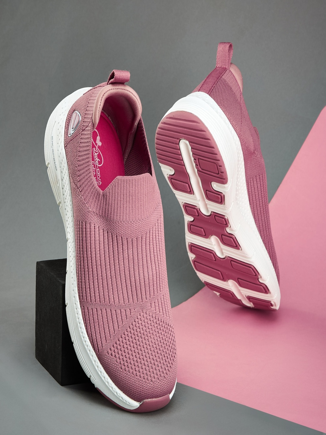 

Duke Women Textile Walking Shoes, Pink