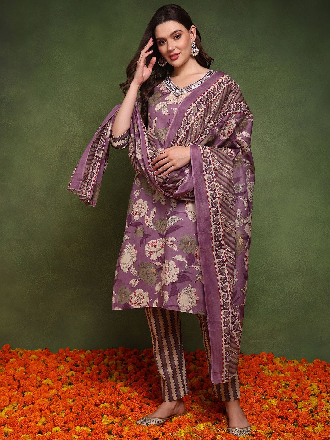 

AHIKA Floral Printed Regular Pure Cotton Straight Kurta With Trousers & Dupatta, Purple