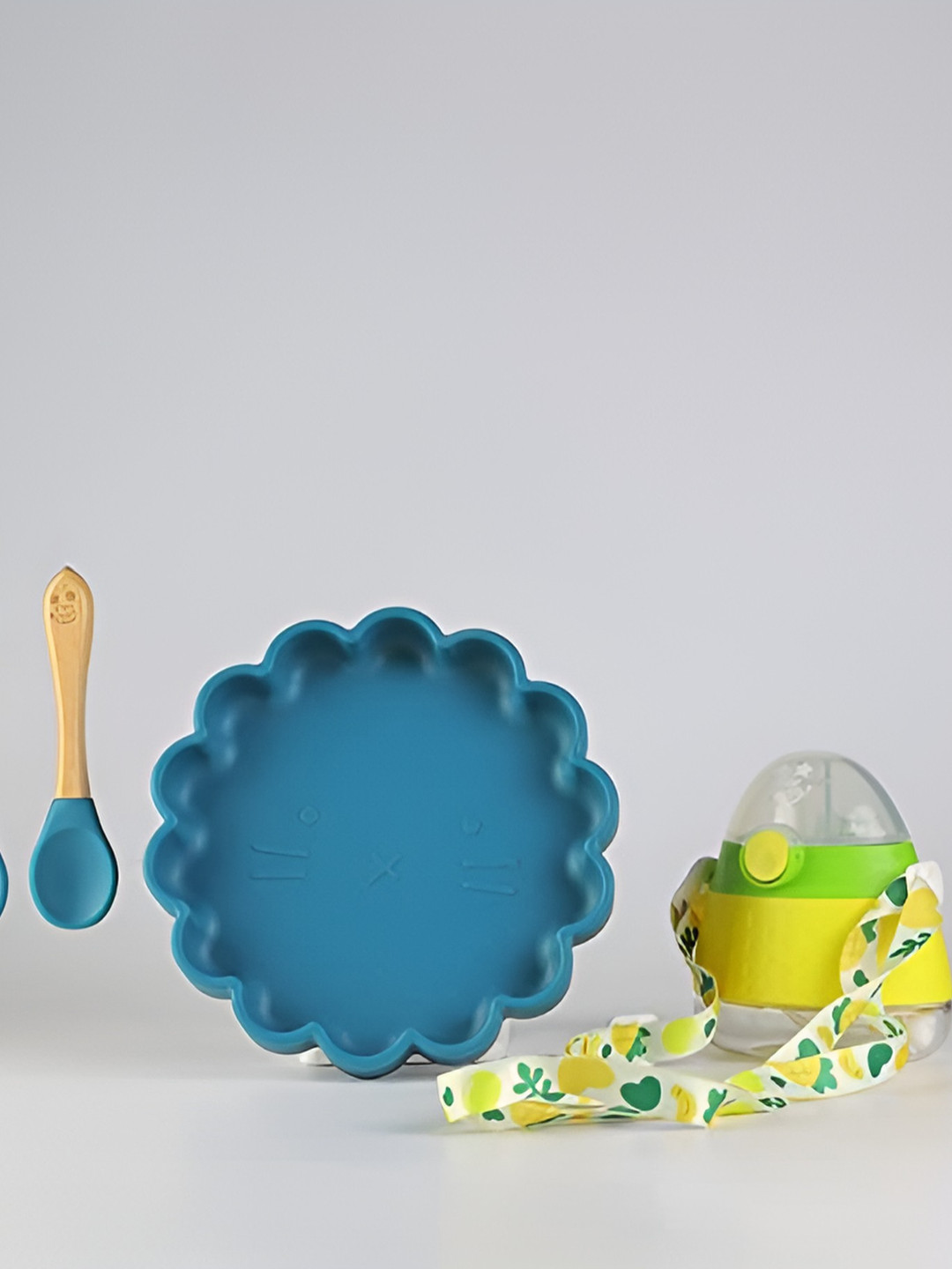 

Starkiddo Blue & Yellow Round Plate With Sipper Spoon & Fork