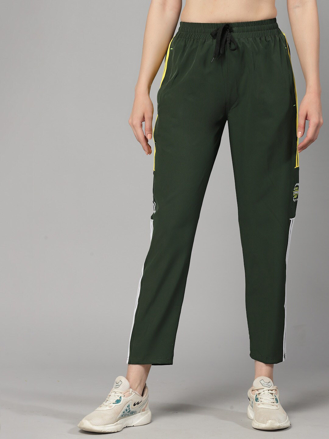 

UZARUS Women Mid-Rise Running Track Pant, Green