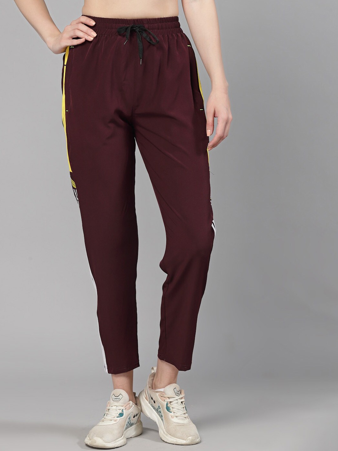 

UZARUS Women Mid-Rise Running Track Pant, Burgundy