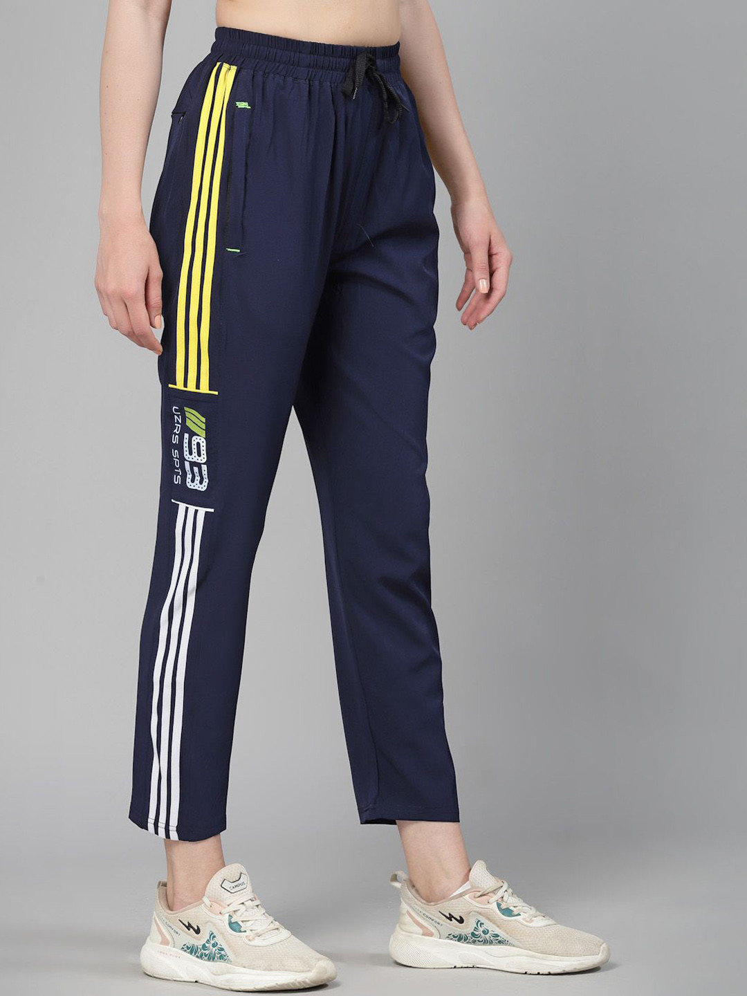 

UZARUS Women Mid-Rise Running Track Pant, Navy blue
