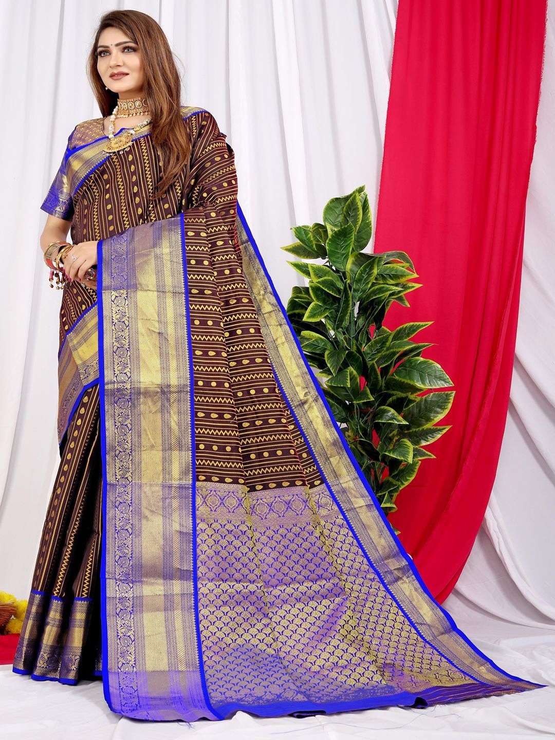 

SGF11 Woven Design Zari Kanjeevaram Saree, Black