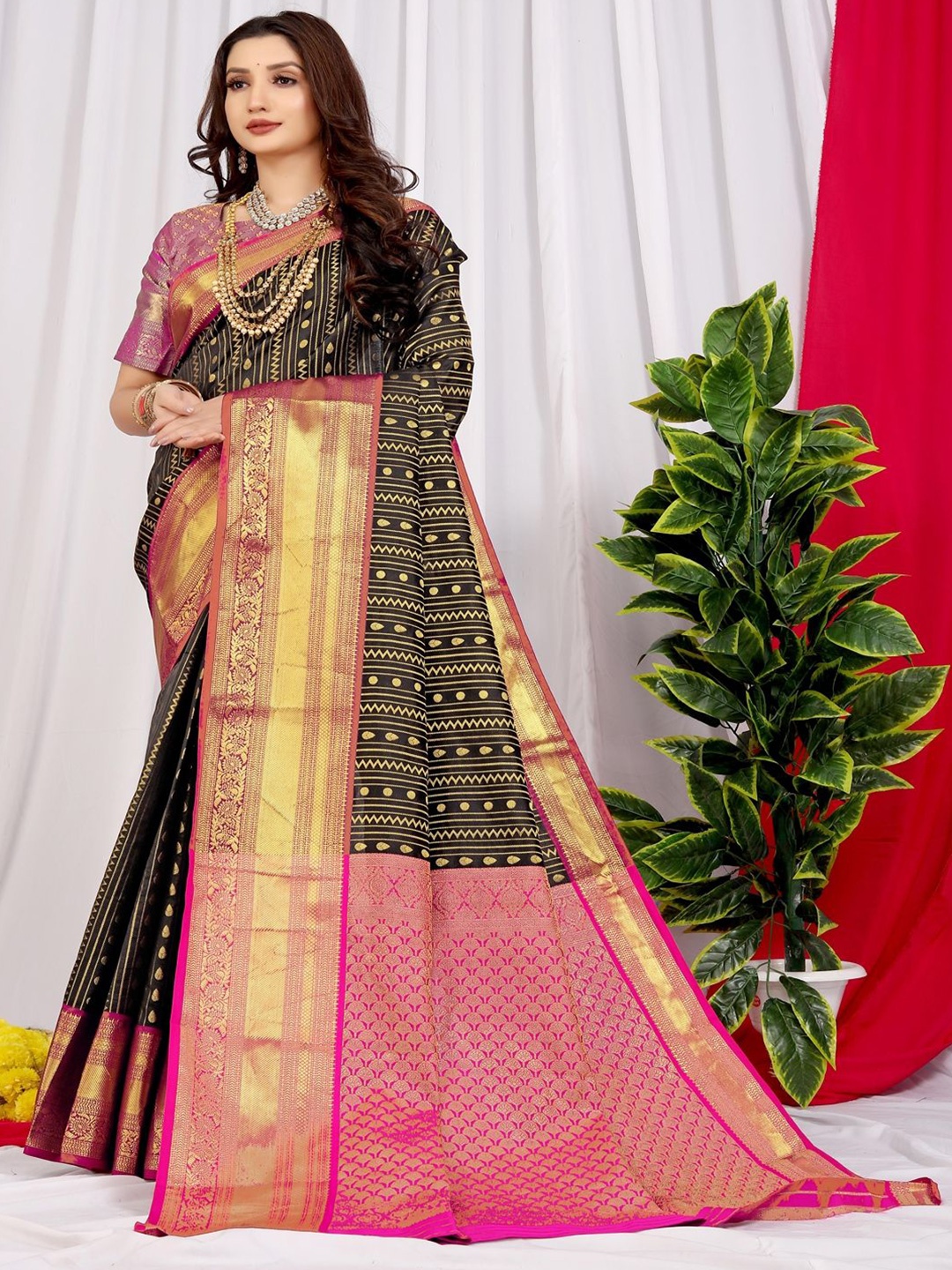 

SGF11 Woven Design Zari Kanjeevaram Saree, Black