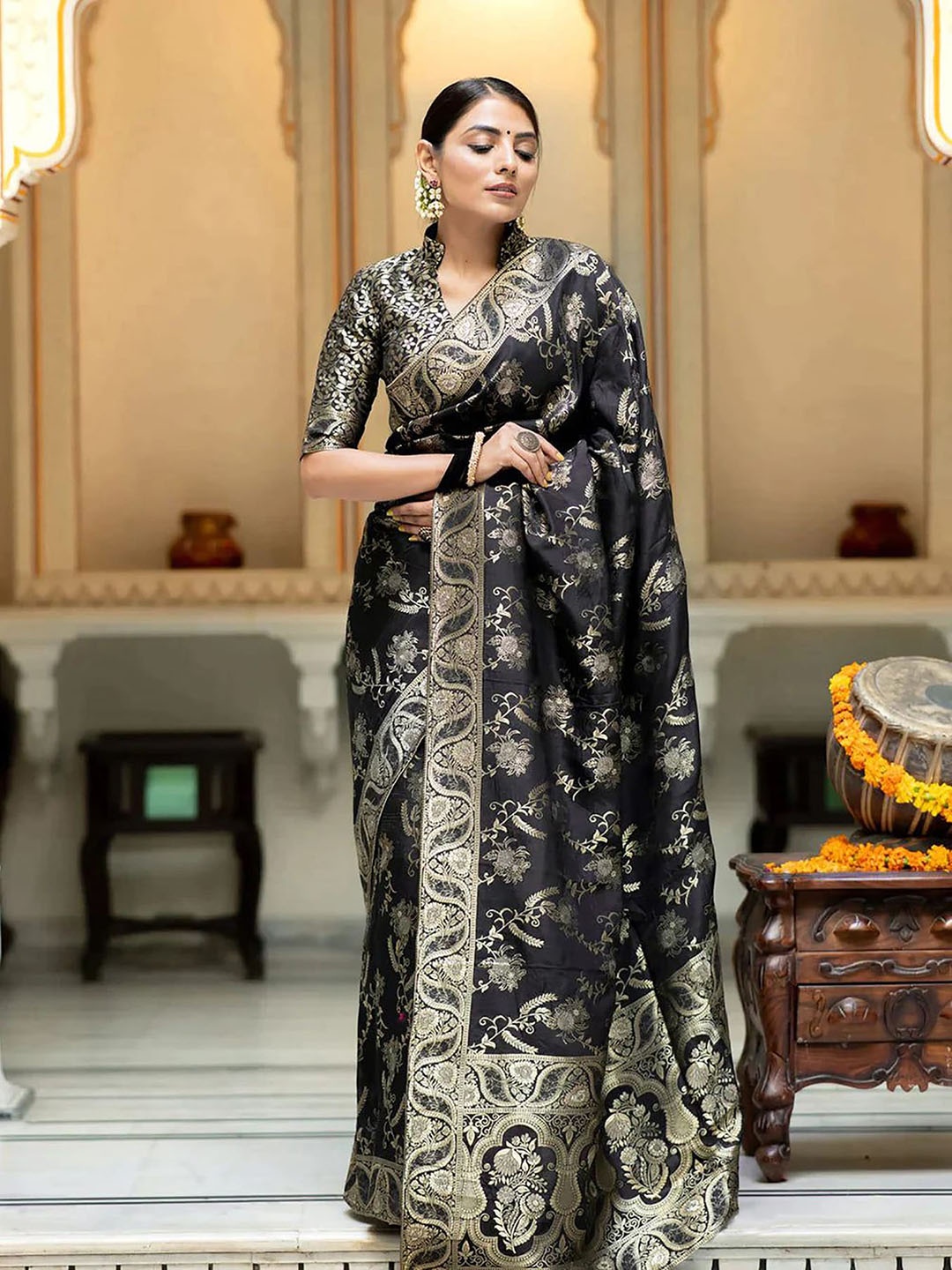 

Aldwych Woven Design Zari Banarasi Saree, Black