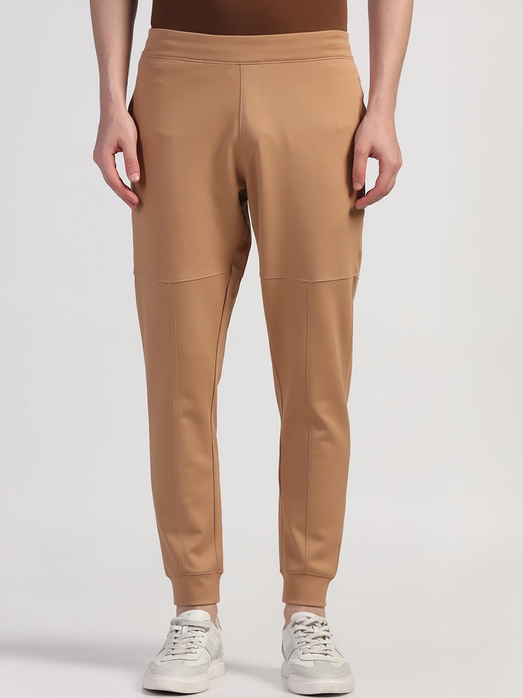 

Blackberrys Men Mid-Rise Sports Joggers, Brown
