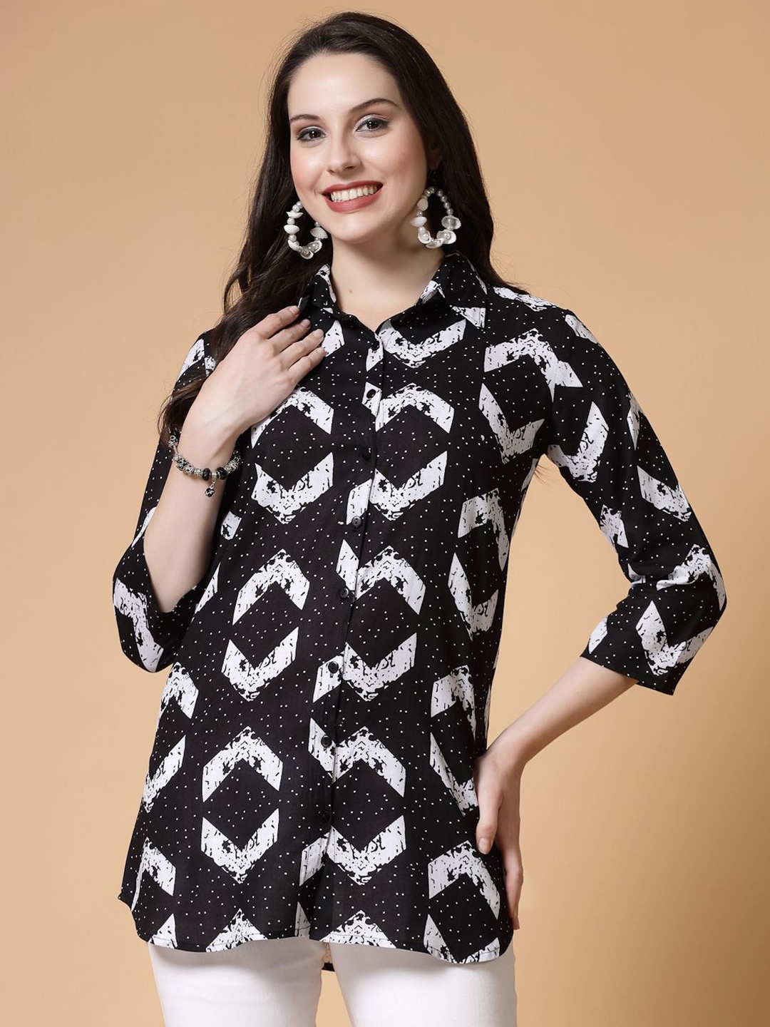 

SkyaSia Geometric Printed Spread Collar Casual Shirt, Black
