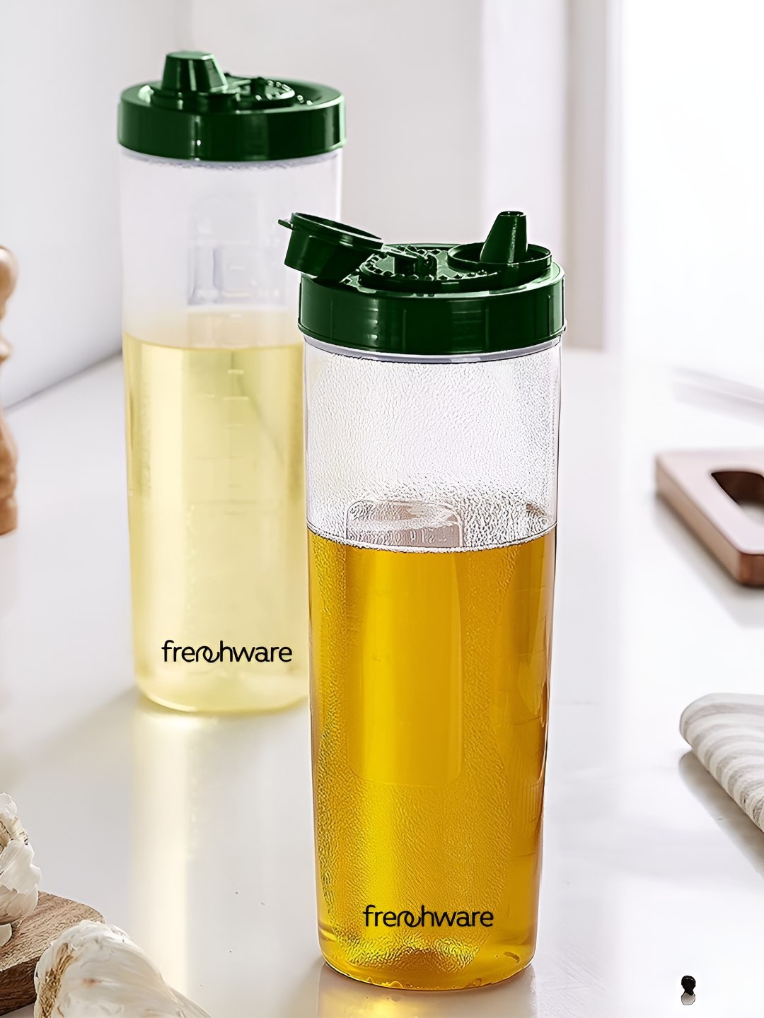 

Frenchware 2-Pcs Transparent & Green Oil Dispenser