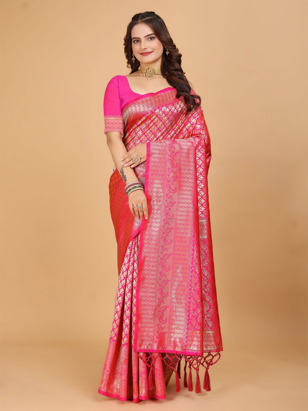 

DRIZOMIZ Woven Design Zari Ikat Saree, Pink