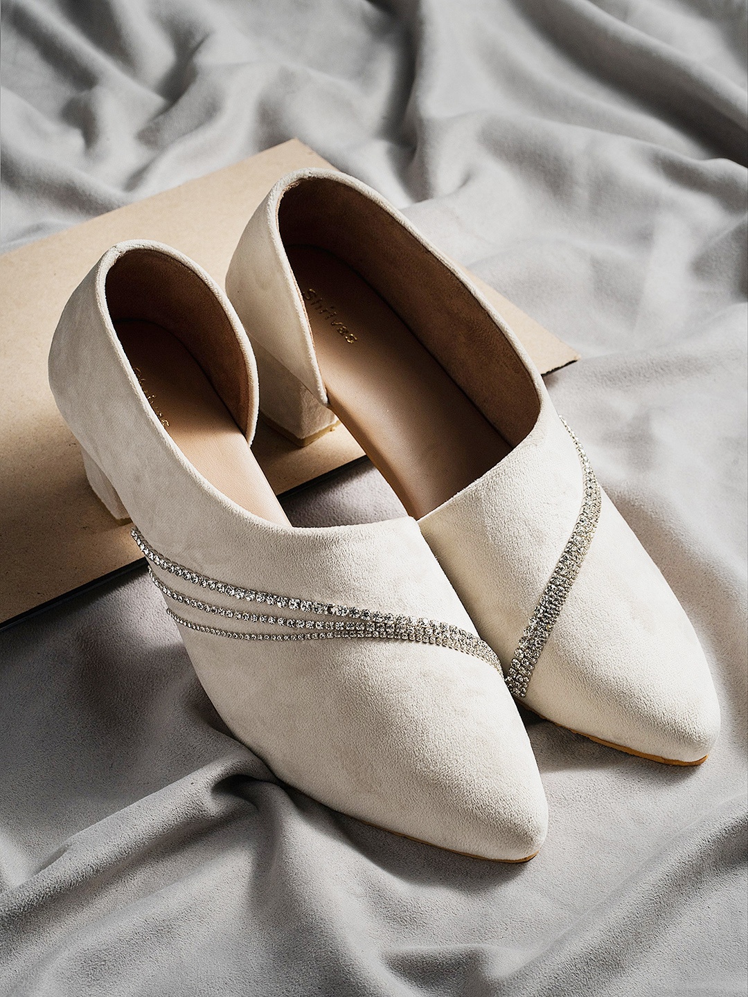 

SHRIVAS BY ARCHITA MEHTA Embellished Round Toe Velvet Block Heeled Pumps, Cream
