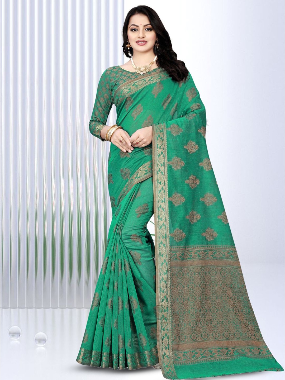 

Mitera Floral Zari Silk Cotton Saree, Green