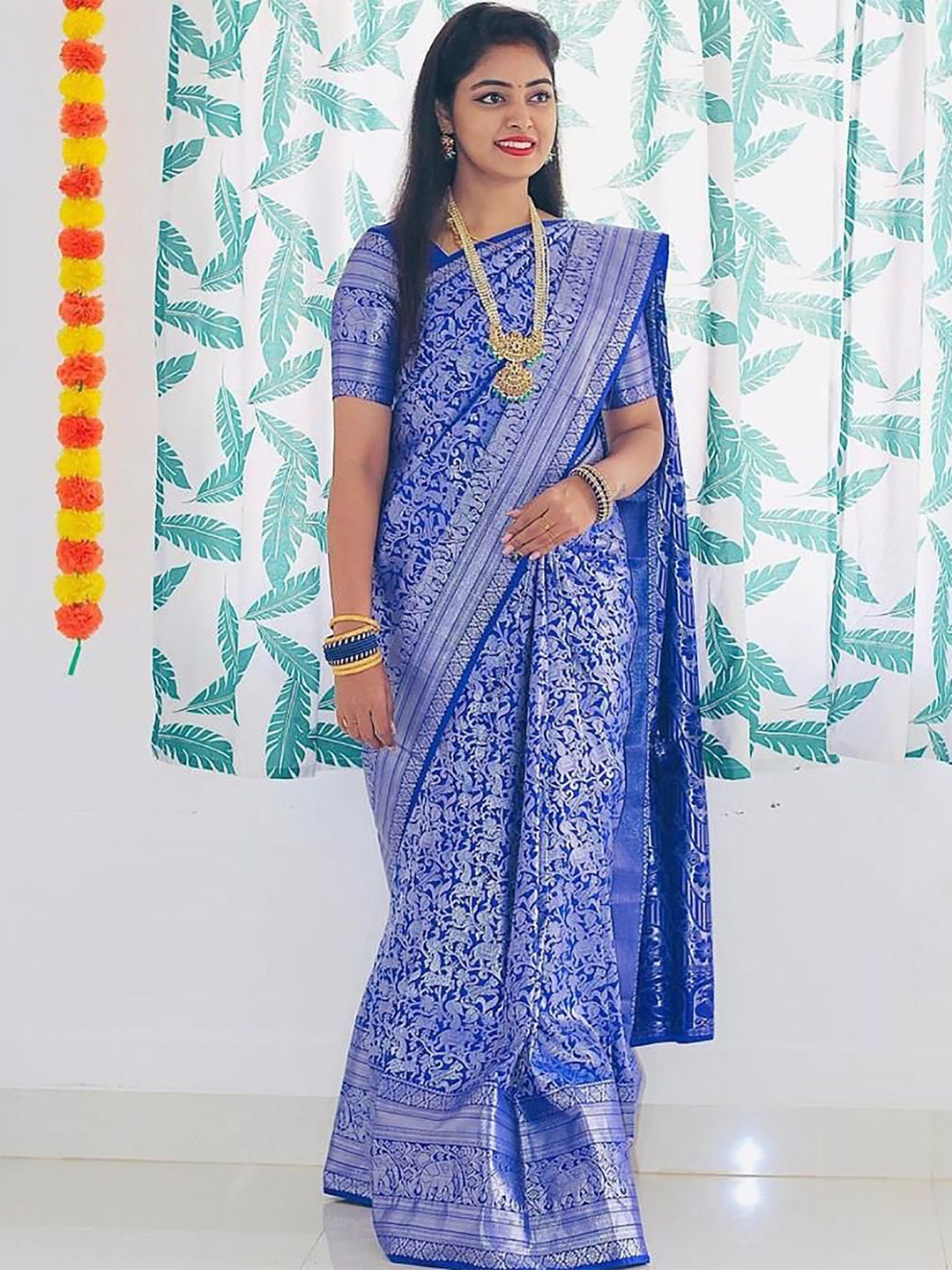 

BerMondsey Woven Design Zari Banarasi Saree, Blue