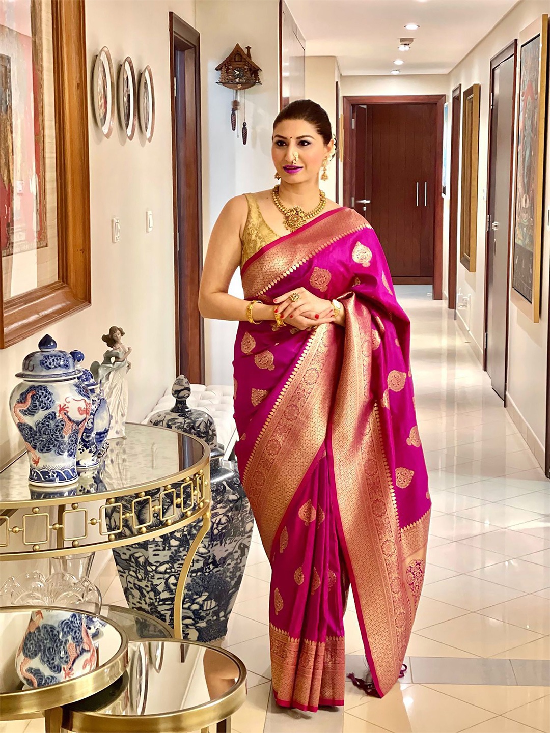 

BerMondsey Woven Design Zari Banarasi Saree, Pink