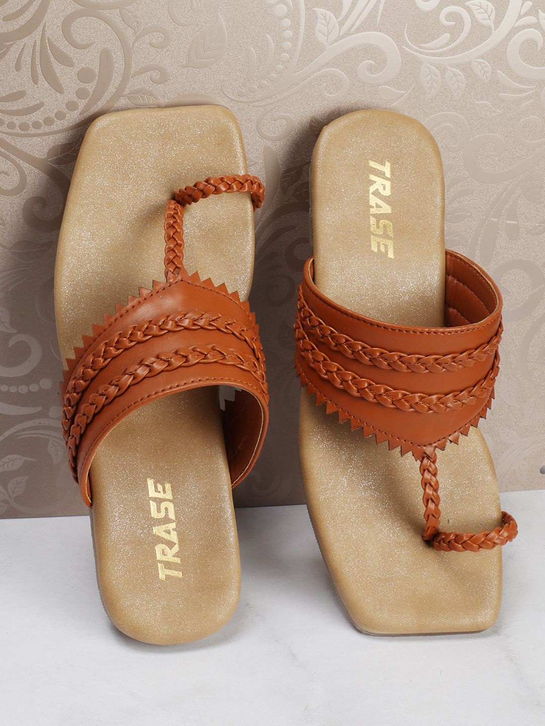 

TRASE Textured One Toe Flats, Tan