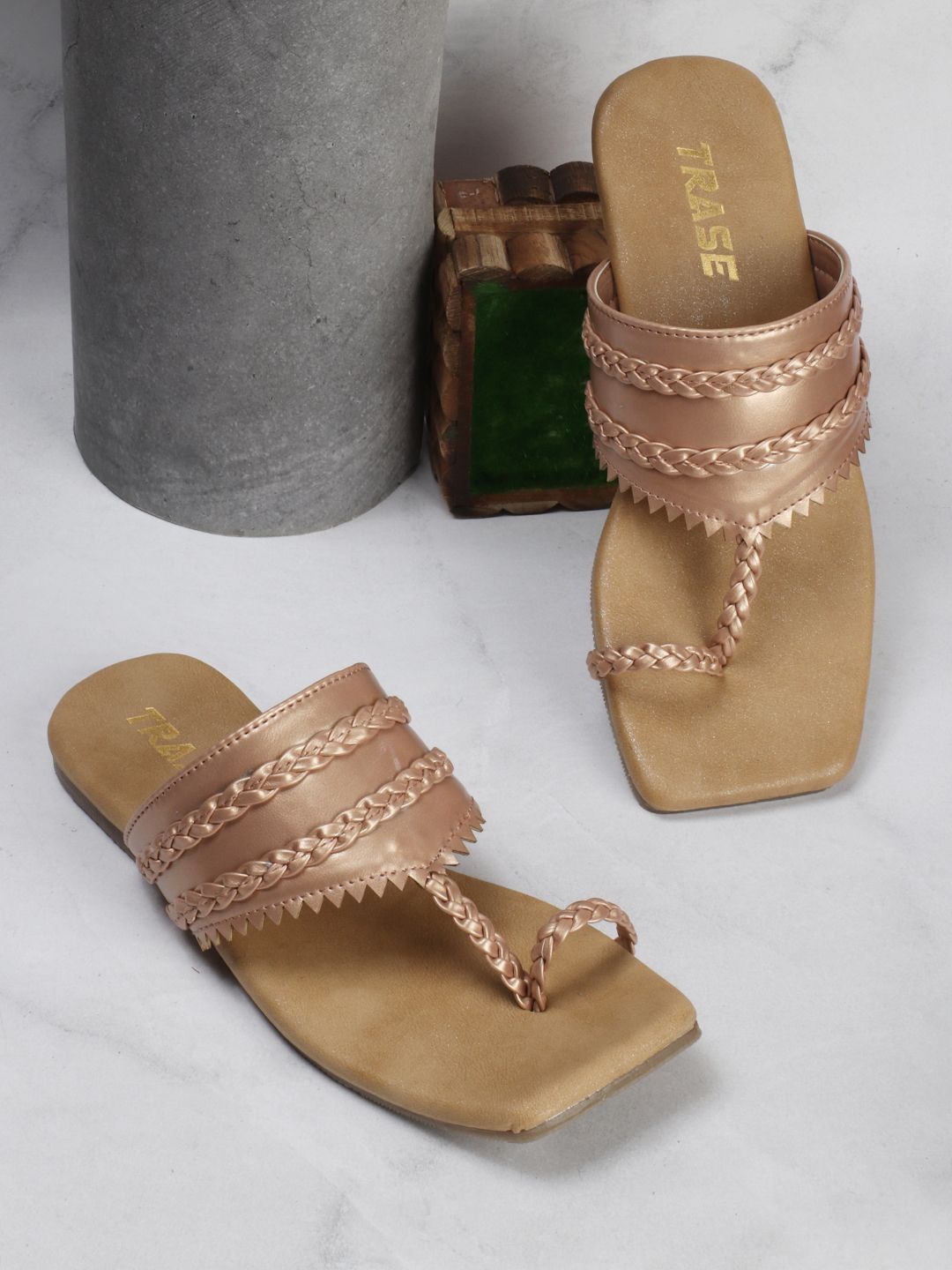

TRASE Textured One Toe Flats, Rose gold