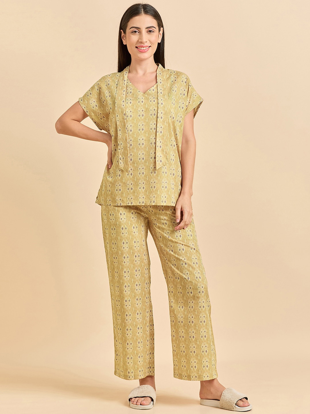 

Sweet Dreams Ethnic Motifs Printed Pure Cotton Night suit, Yellow