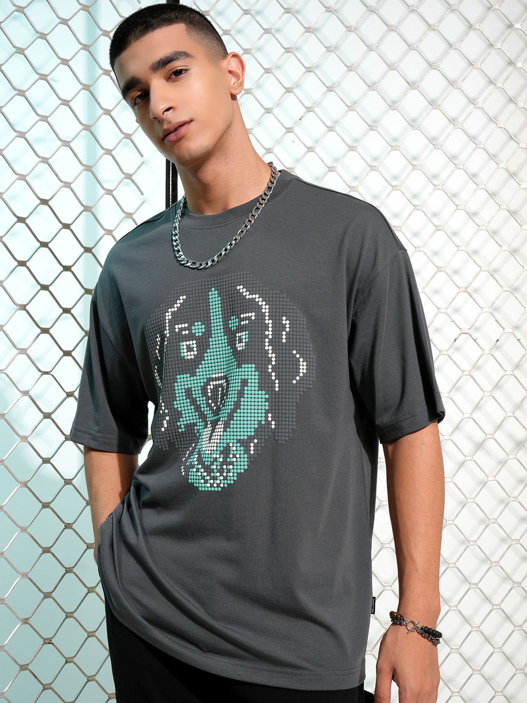

HIGHLANDER Graphic Printed Round Neck Drop-Shoulder Sleeves Oversized T-Shirt, Grey