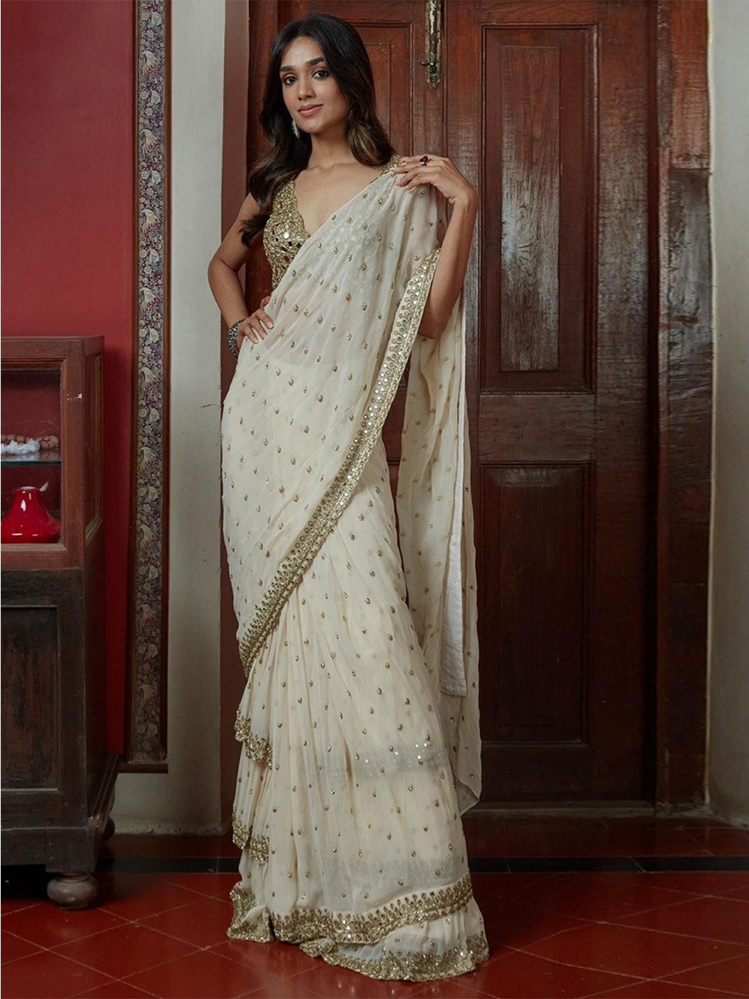 

Trendmalls Embellished Sequinned Pure Georgette Saree, Off white