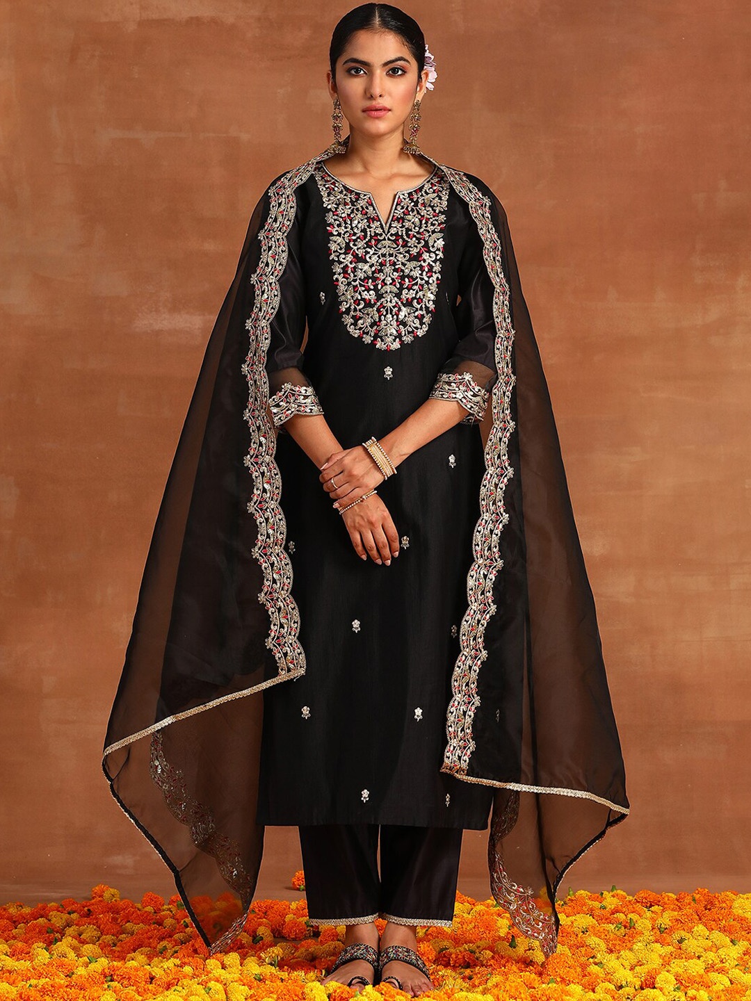 

Indo Era Floral Embroidered Notch Neck Thread Work Straight Kurta with Trousers & Dupatta, Black
