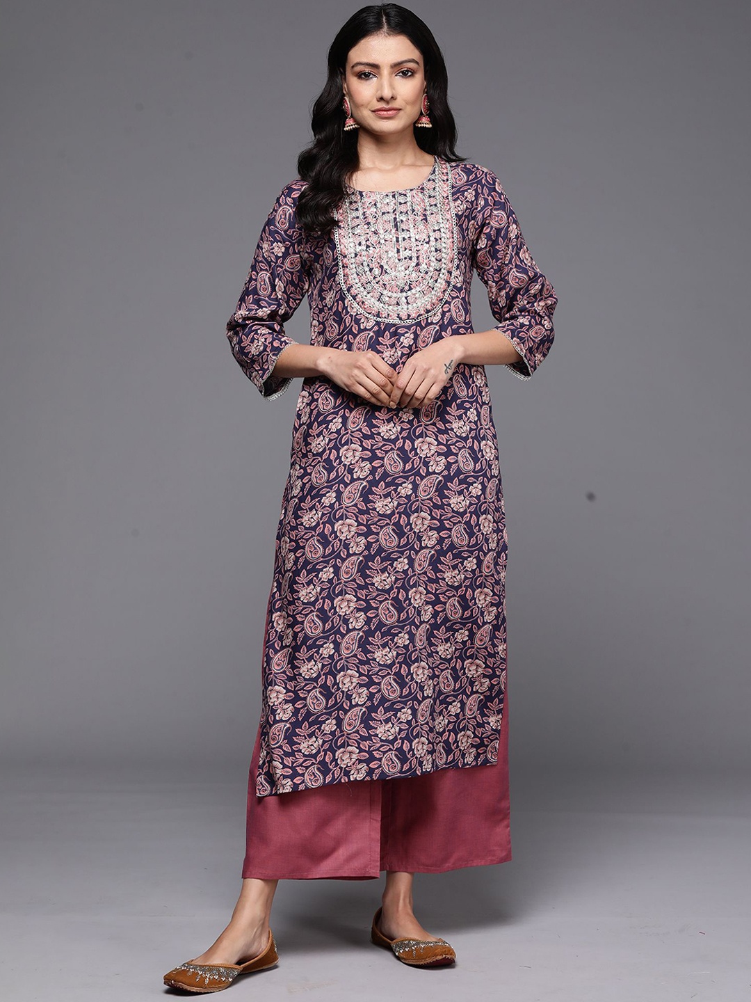 

Indo Era Ethnic Motifs Printed Sequins Straight Kurta, Navy blue