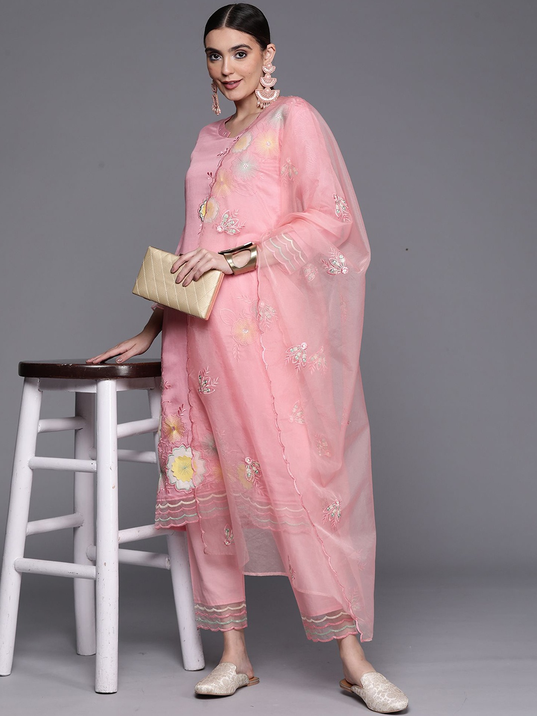 

Indo Era Floral Embroidered Round Neck Three-Quarter Sleeves Chanderi Silk Kurta Set, Pink