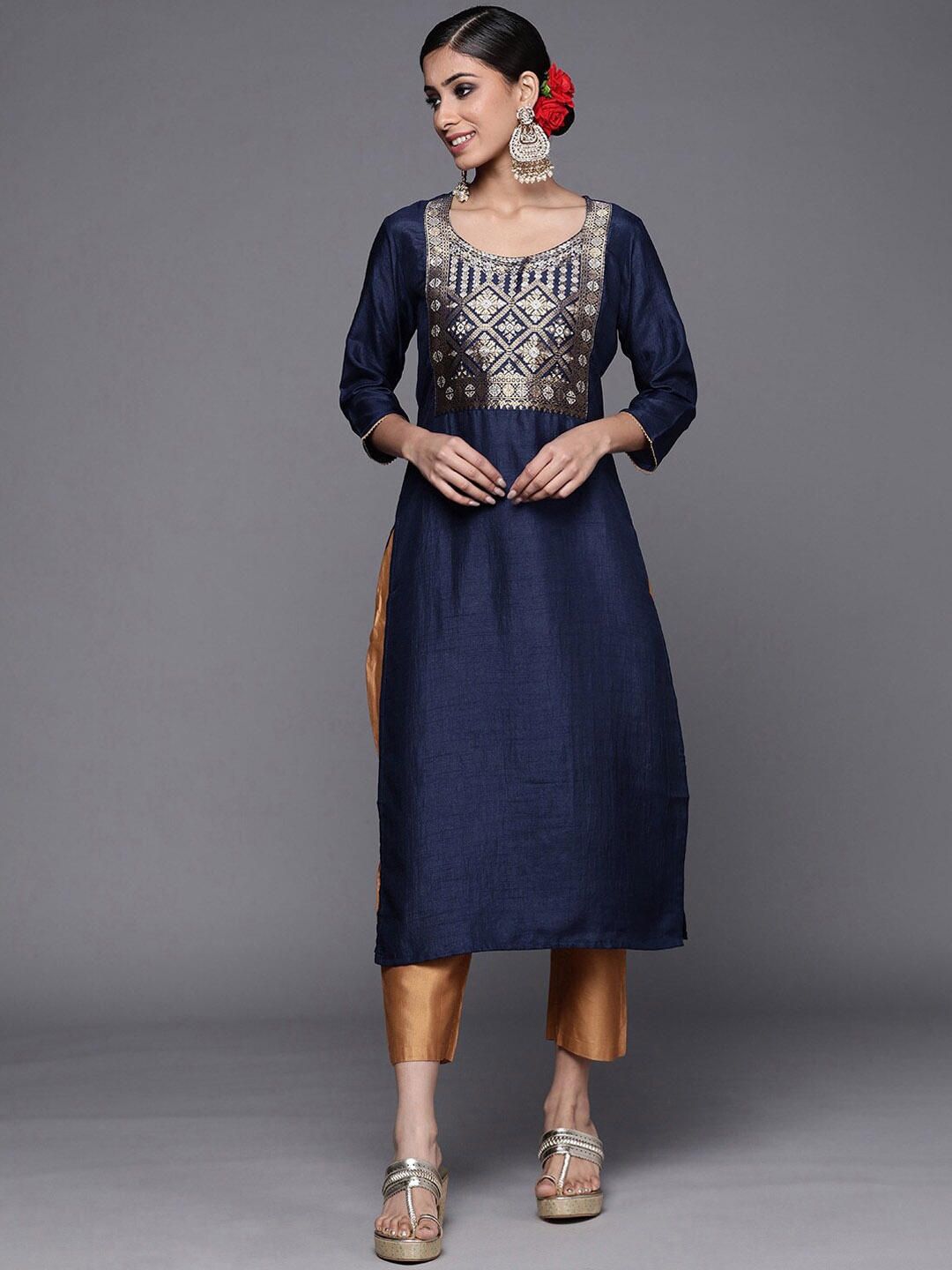 

Indo Era Ethnic Motifs Embroidered Round Neck Straight Kurta, Navy blue