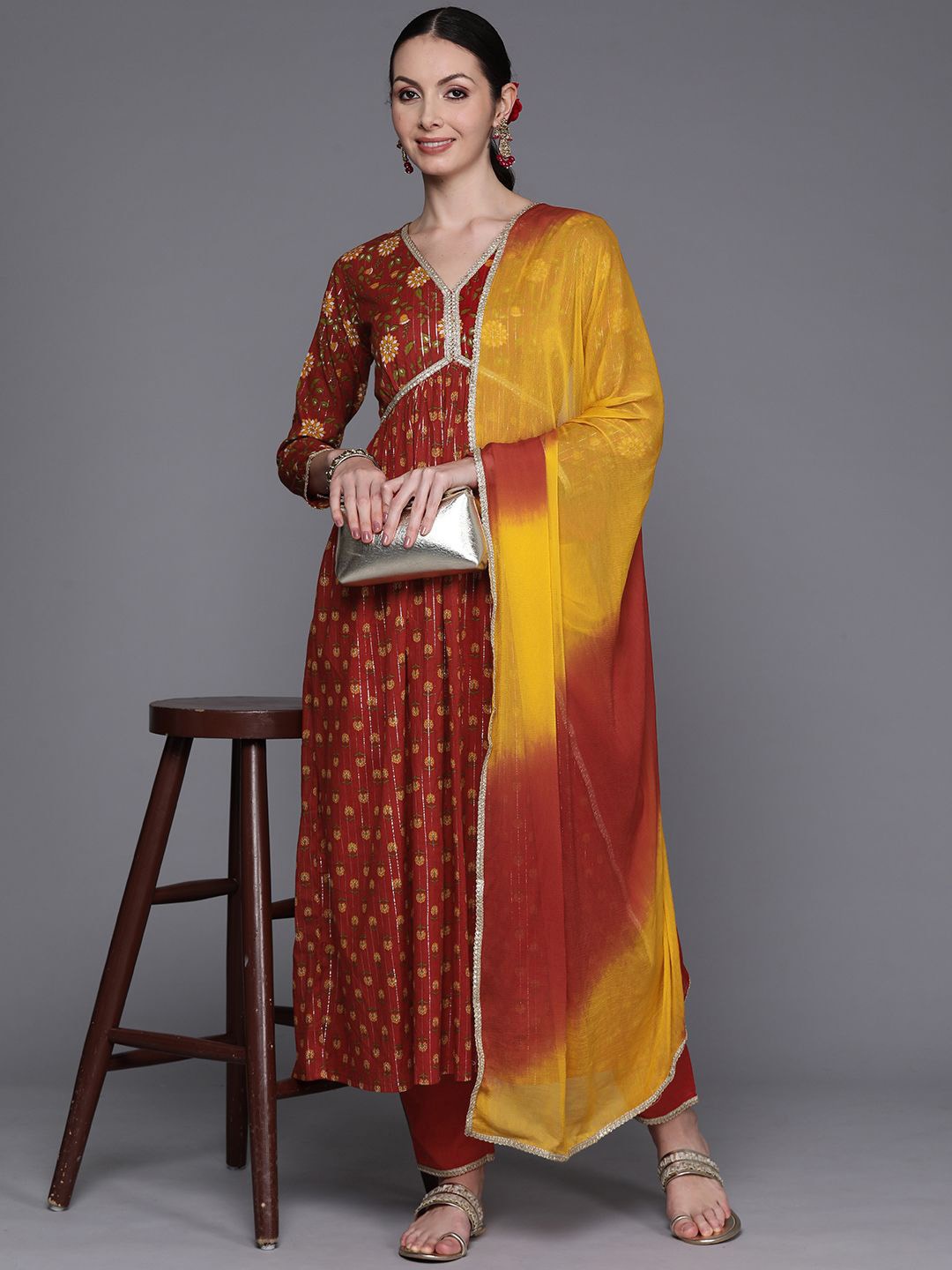 

Indo Era Floral Printed V-Neck Three-Quarter Sleeves Pure Cotton Kurta Set, Red