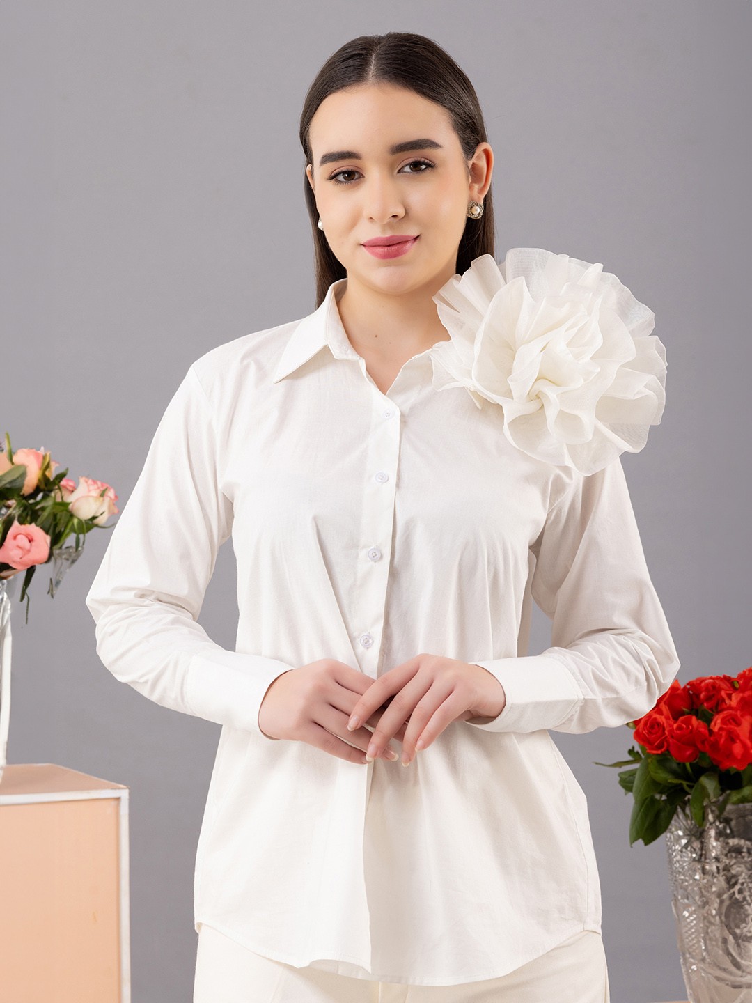 

KOVET Cuffed Sleeves Shirt Style Top, White