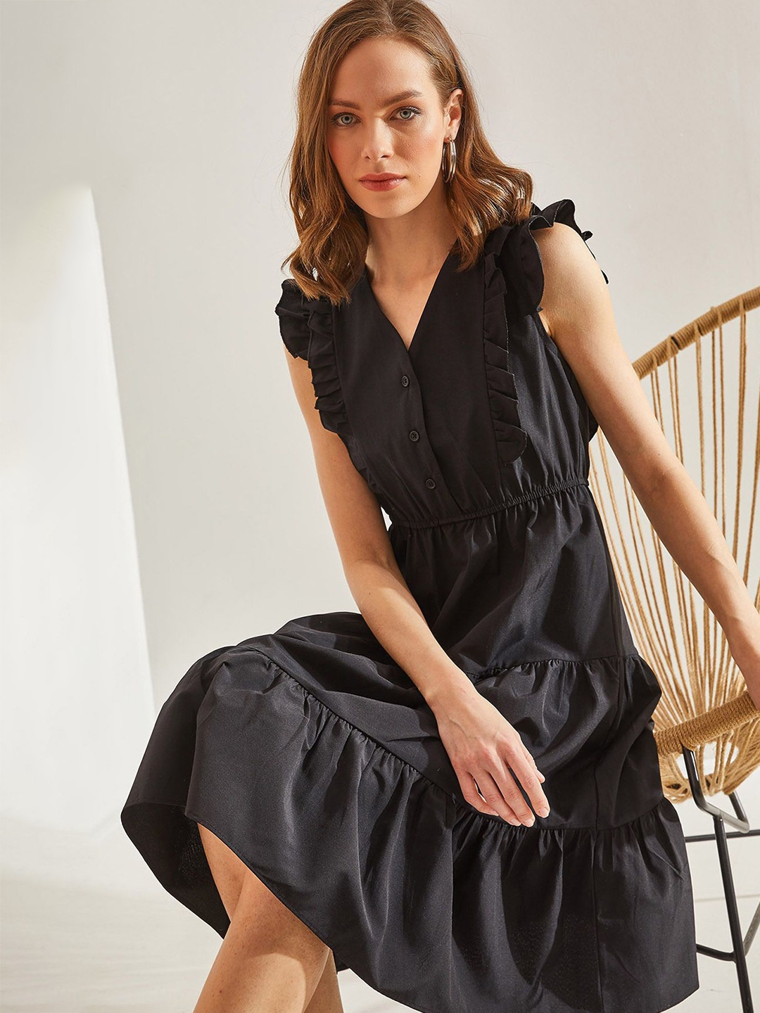 

BIANCO LUCCI V-Neck Midi Dress, Black