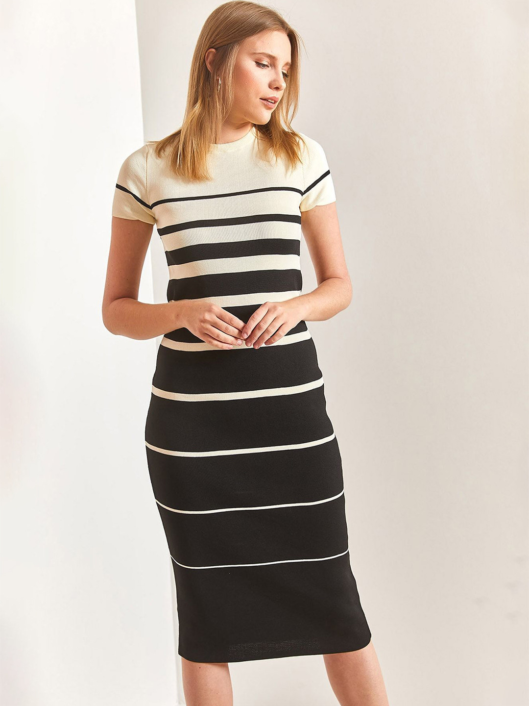 

BIANCO LUCCI Striped Acrylic Midi T-shirt Dress, White