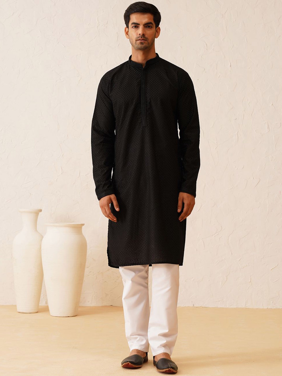 

SOJANYA Embroidered Regular Thread Work Pure Cotton Kurta with Churidar, Black