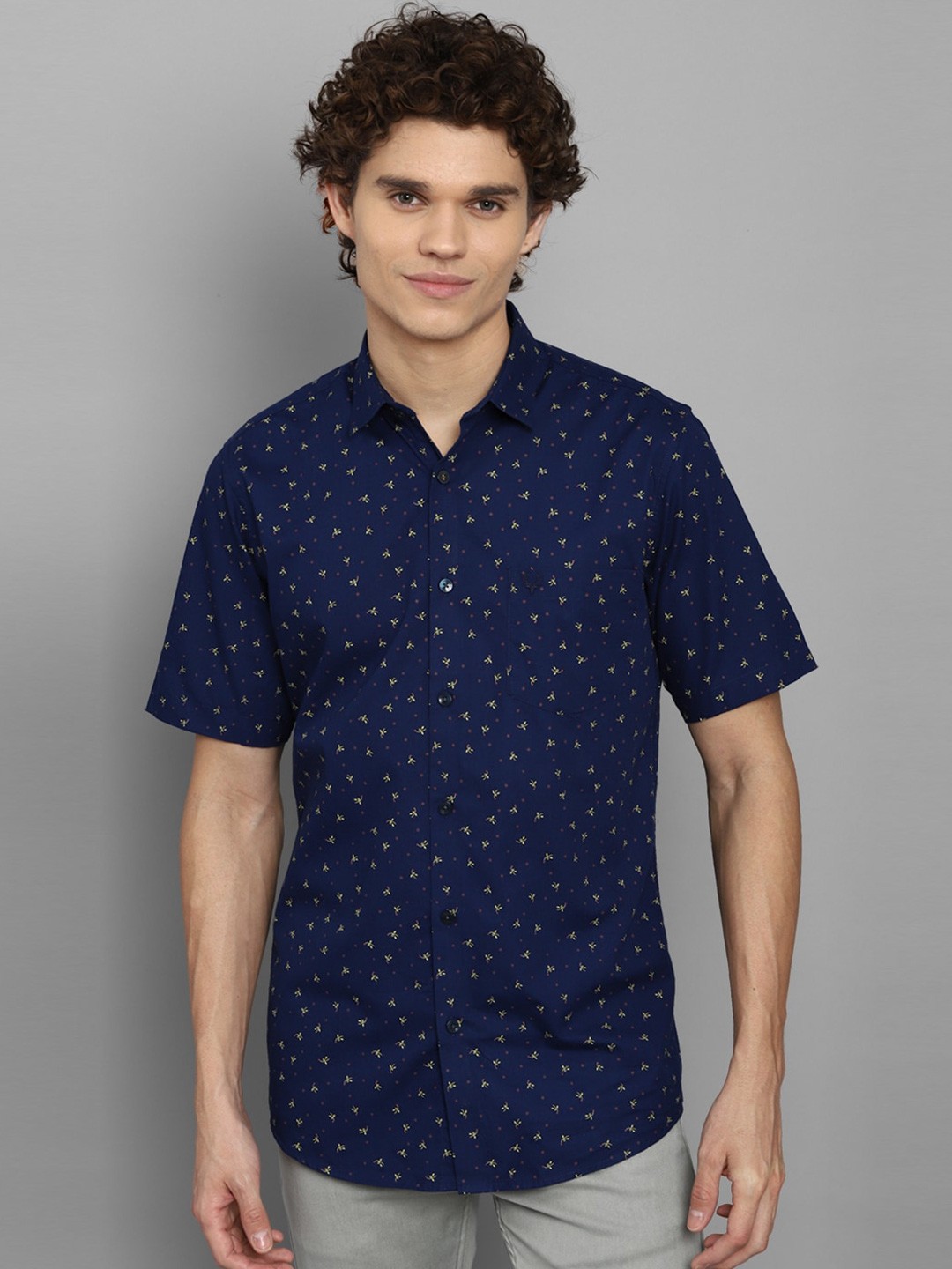 

Allen Solly Conversational Printed Spread Collar Slim Fit Cotton Casual Shirt, Navy blue
