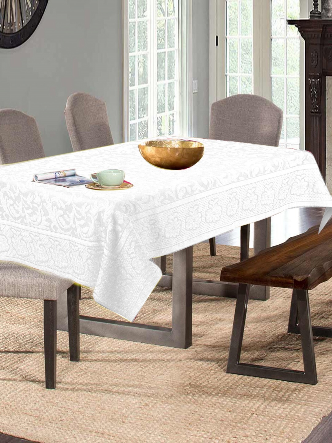 

Aura White Floral 6-Seater Rectangular Table Cover