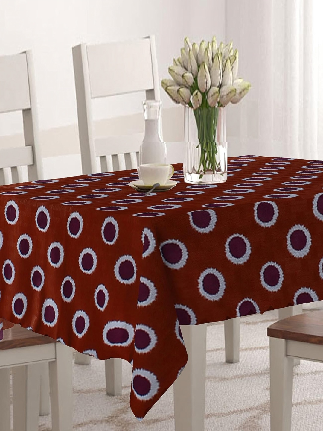 

Aura Red & White Geometric 5 Seater Rectangle Table Cover