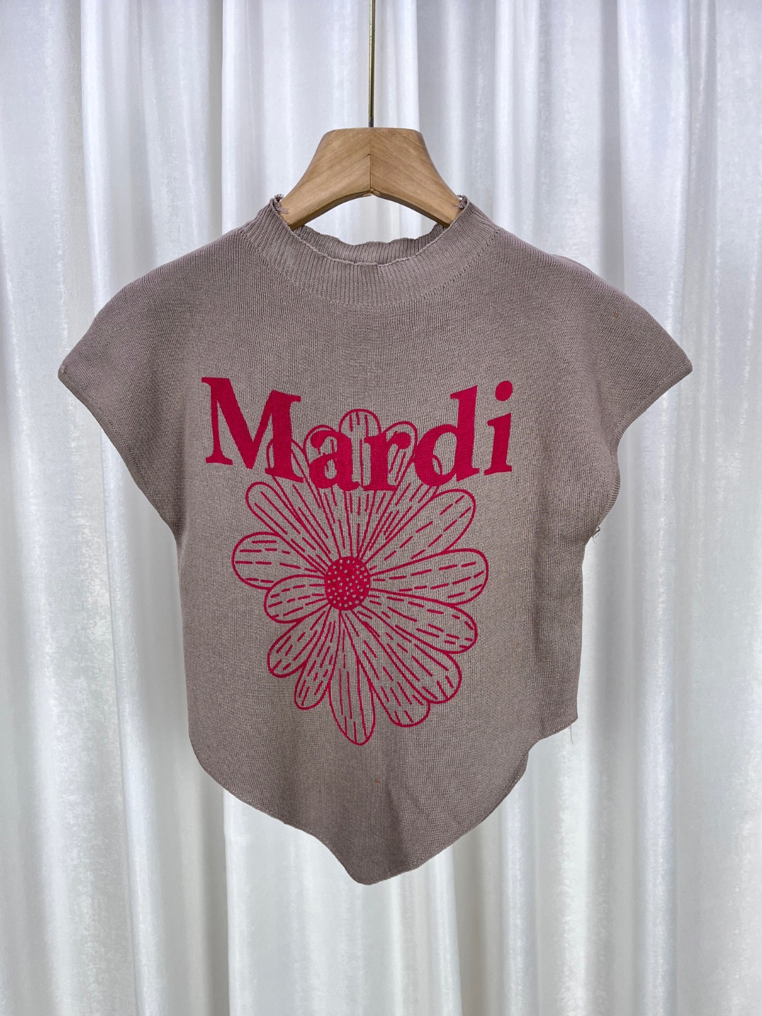 

StyleCast Girls Brown Graphic Print Extended Sleeves Regular Top