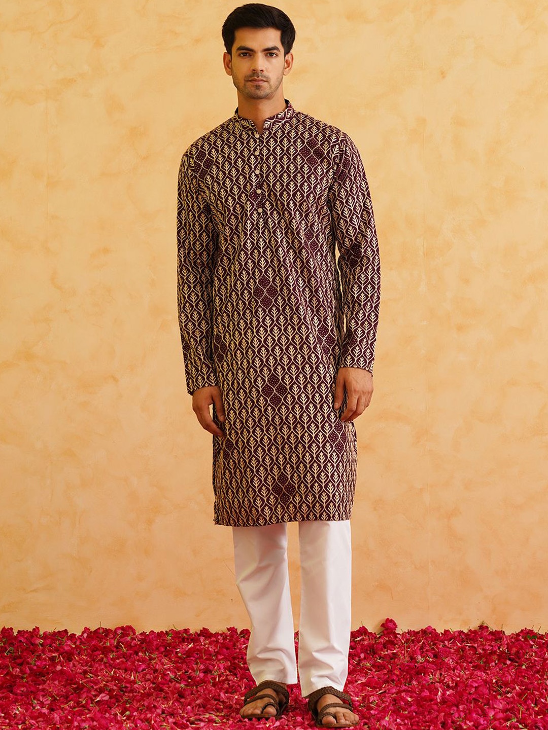 

SOJANYA Ethnic Motifs Embroidered Thread Work Detailed Pure Cotton Kurta With Pyjamas, Maroon