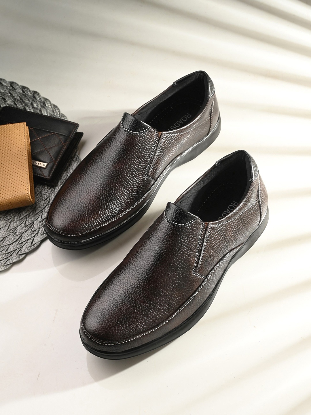 

INVICTUS Men Round Toe Comfort Insole Lightweight Slip-On Sneakers, Brown